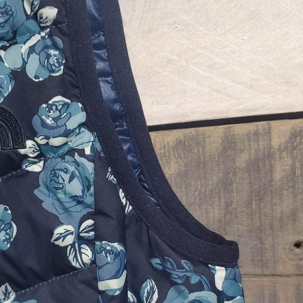 The North Face Flare Down Navy Blue Floral Flower Coupe Slim Fit Goose Vest XS - Picture 8 of 16